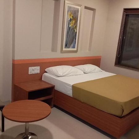 Sai Palace Express Ширді Екстер'єр фото