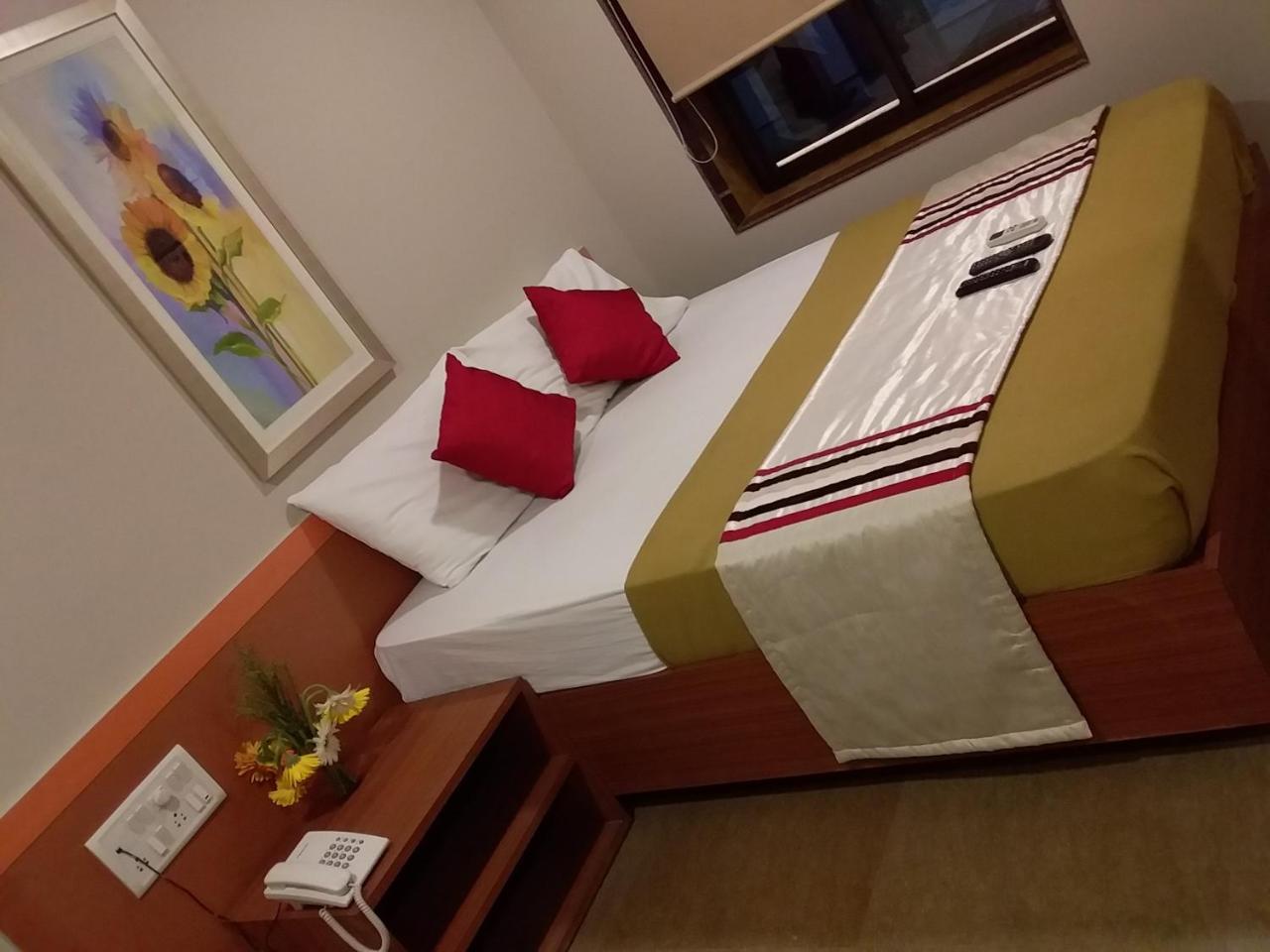 Sai Palace Express Ширді Екстер'єр фото